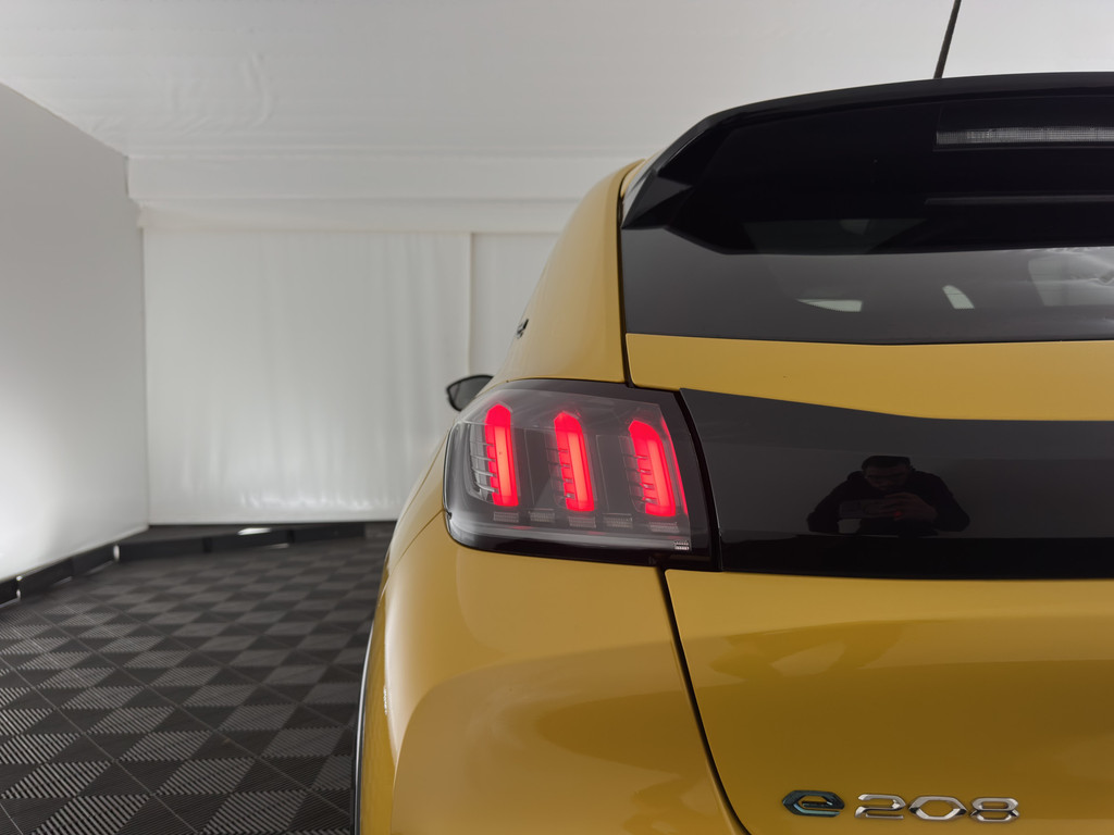 Peugeot e-208 (J509PF) met abonnement