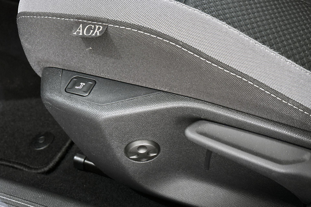 Opel Astra (R866RX) met abonnement