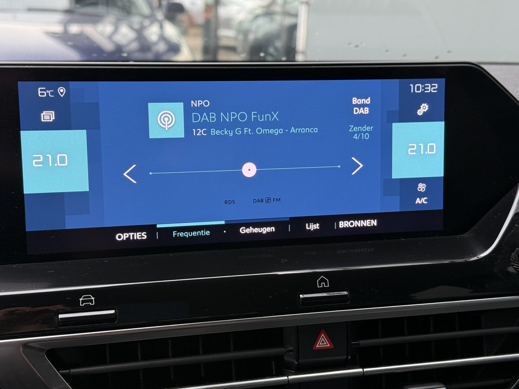 Citroën Ë-C4 (S867SF) met abonnement