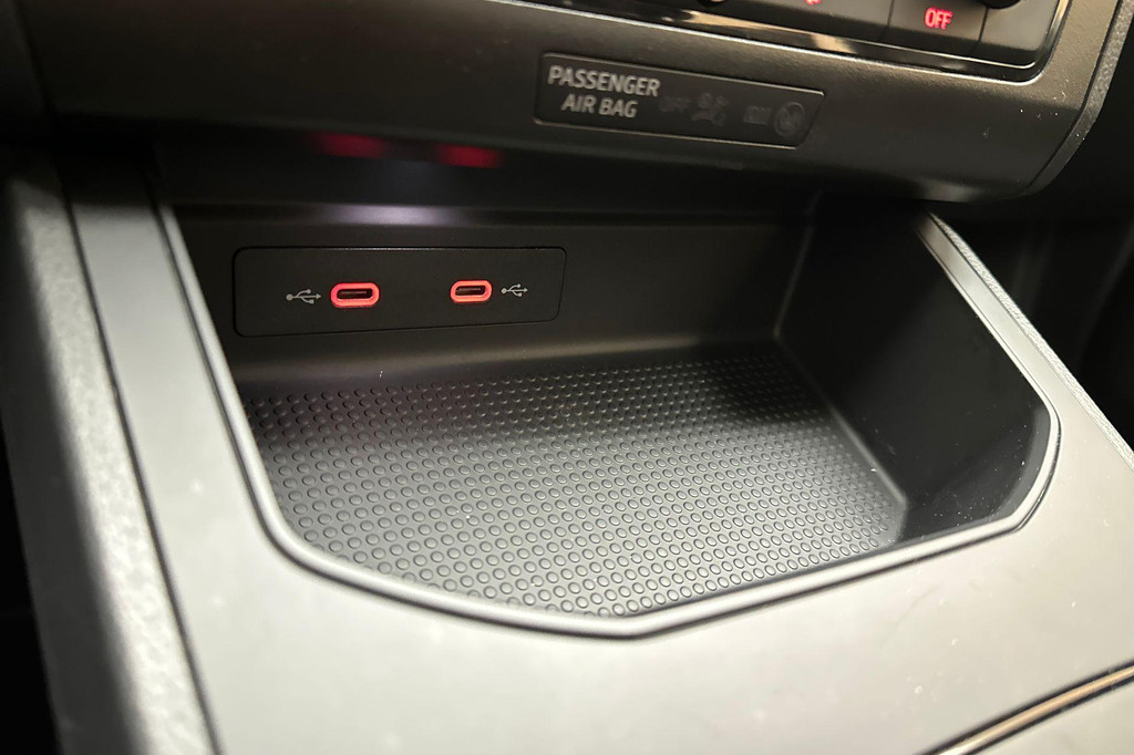 Seat Ibiza (JNL49R) met abonnement