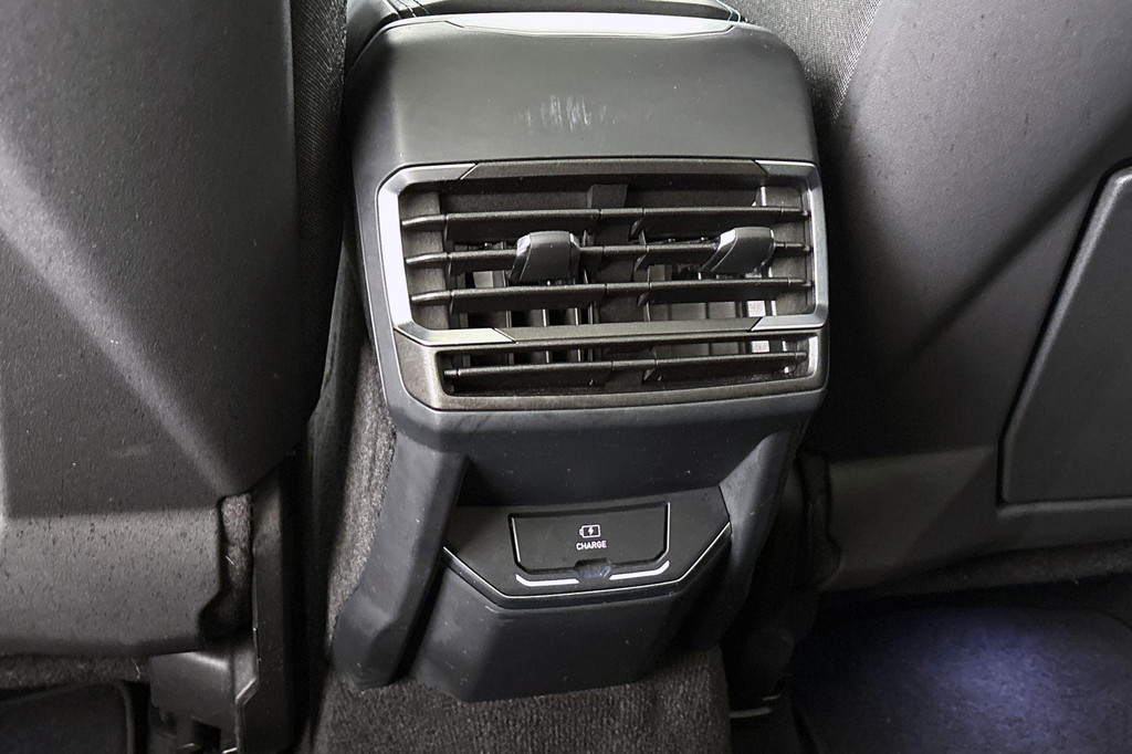 Lynk & Co 01 (S477FS) met abonnement