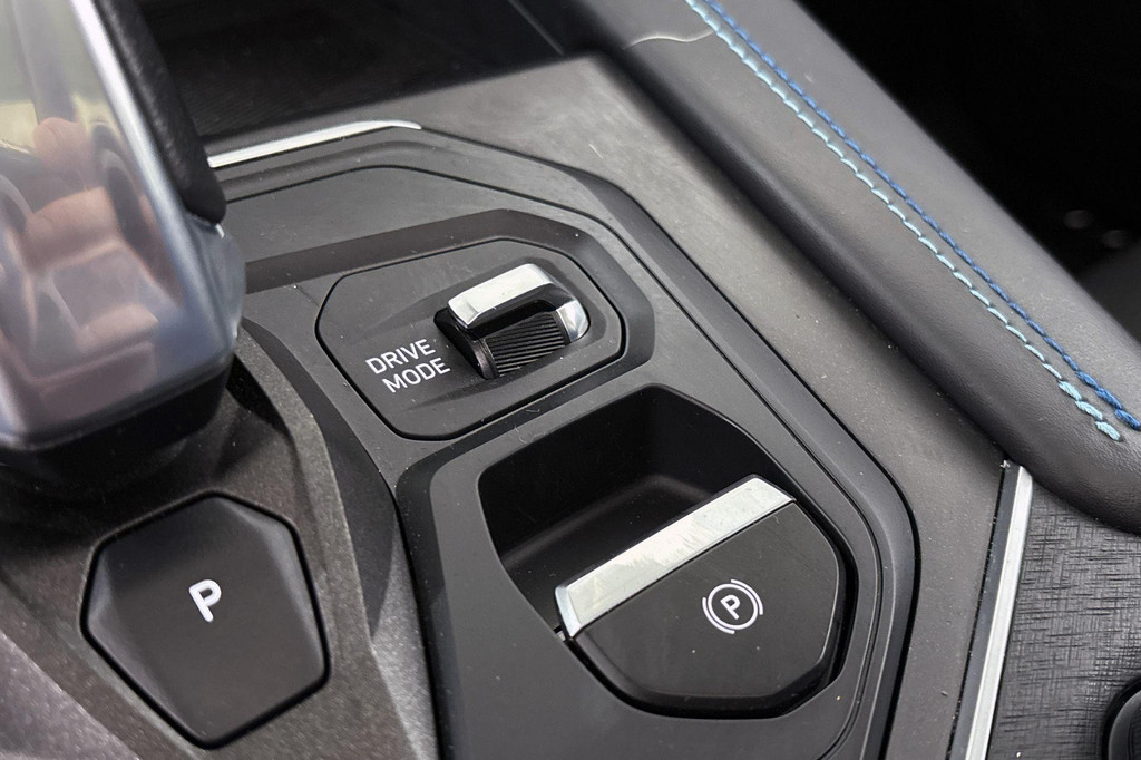 Lynk & Co 01 (S477FS) met abonnement