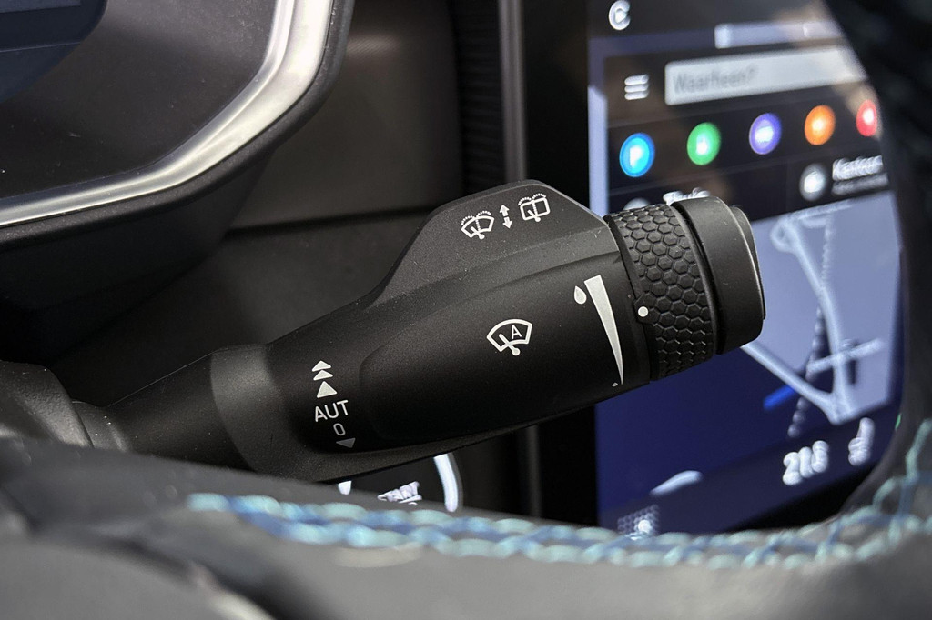 Lynk & Co 01 (S477FS) met abonnement