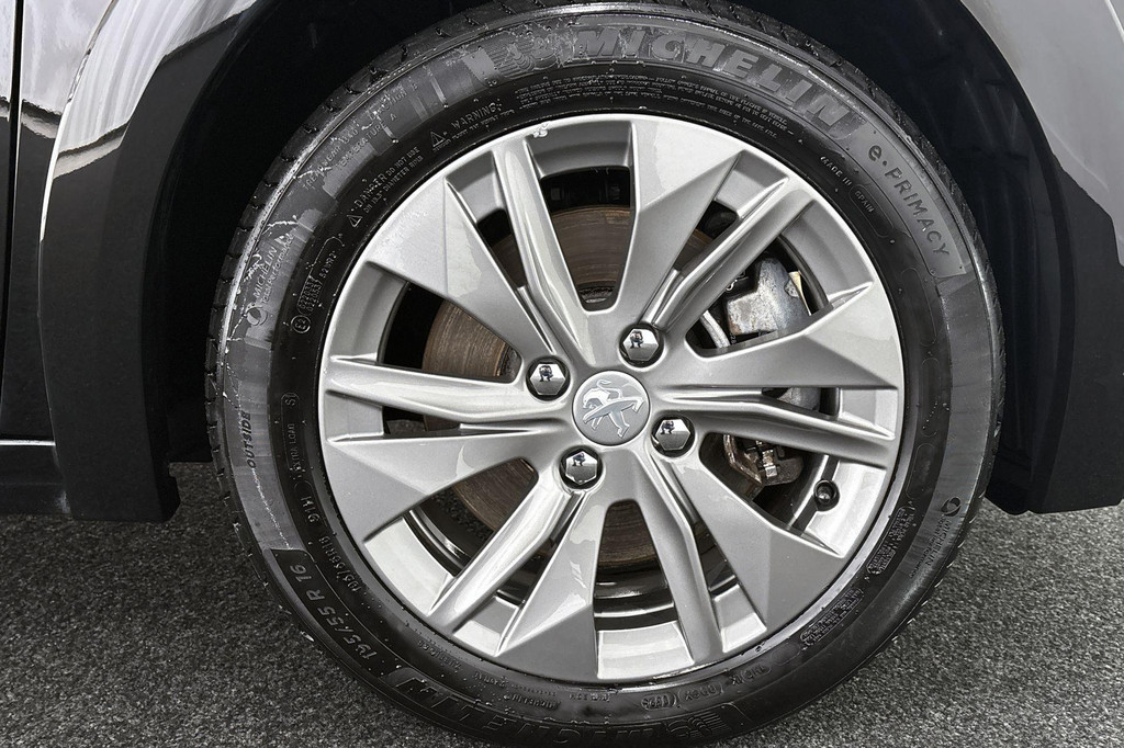 Peugeot e-208 (S950RD) met abonnement