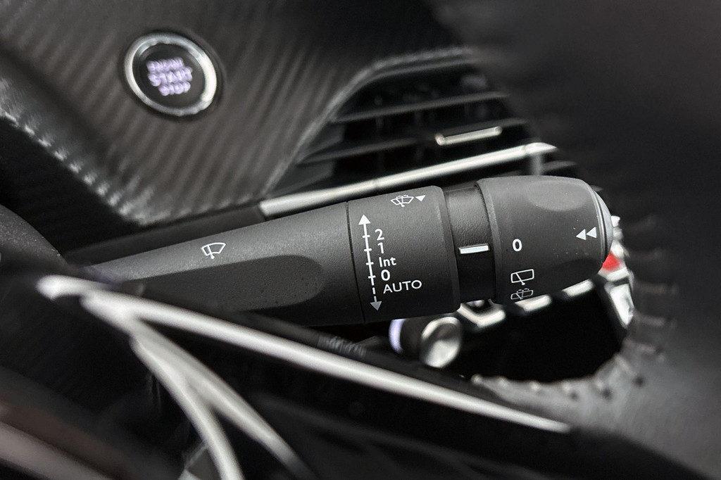 Peugeot e-208 (S950RD) met abonnement