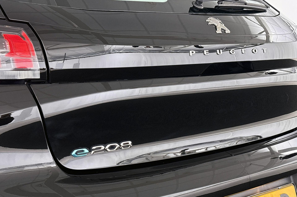 Peugeot e-208 (S950RD) met abonnement