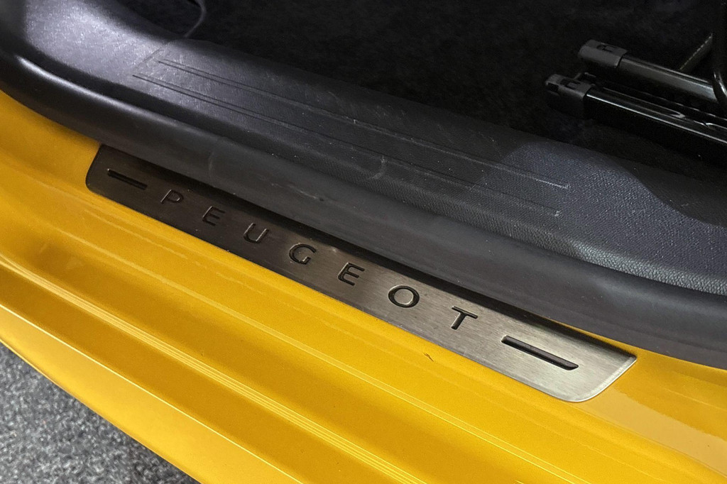 Peugeot 208 (K367LJ) met abonnement