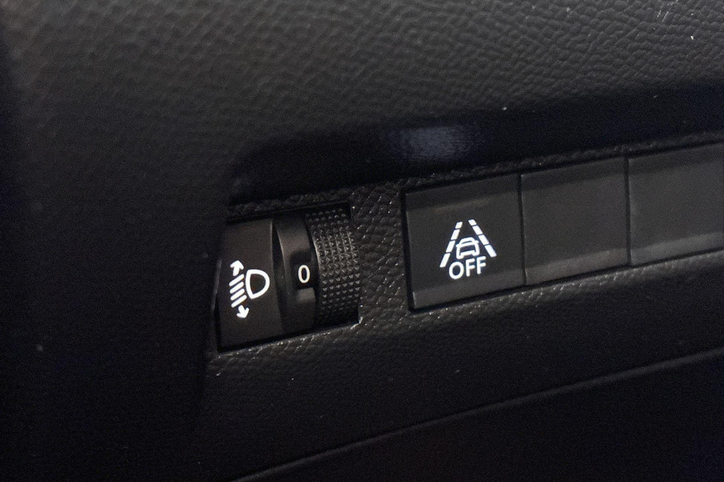 Peugeot e-208 (S385KT) met abonnement