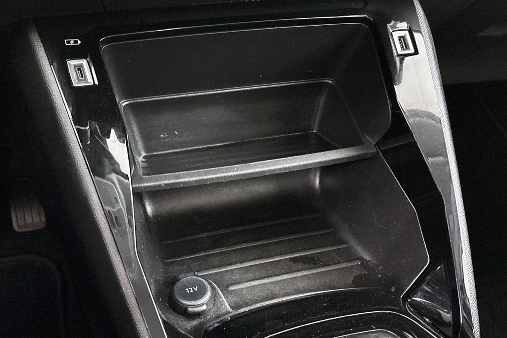 Peugeot e-208 (S385KT) met abonnement