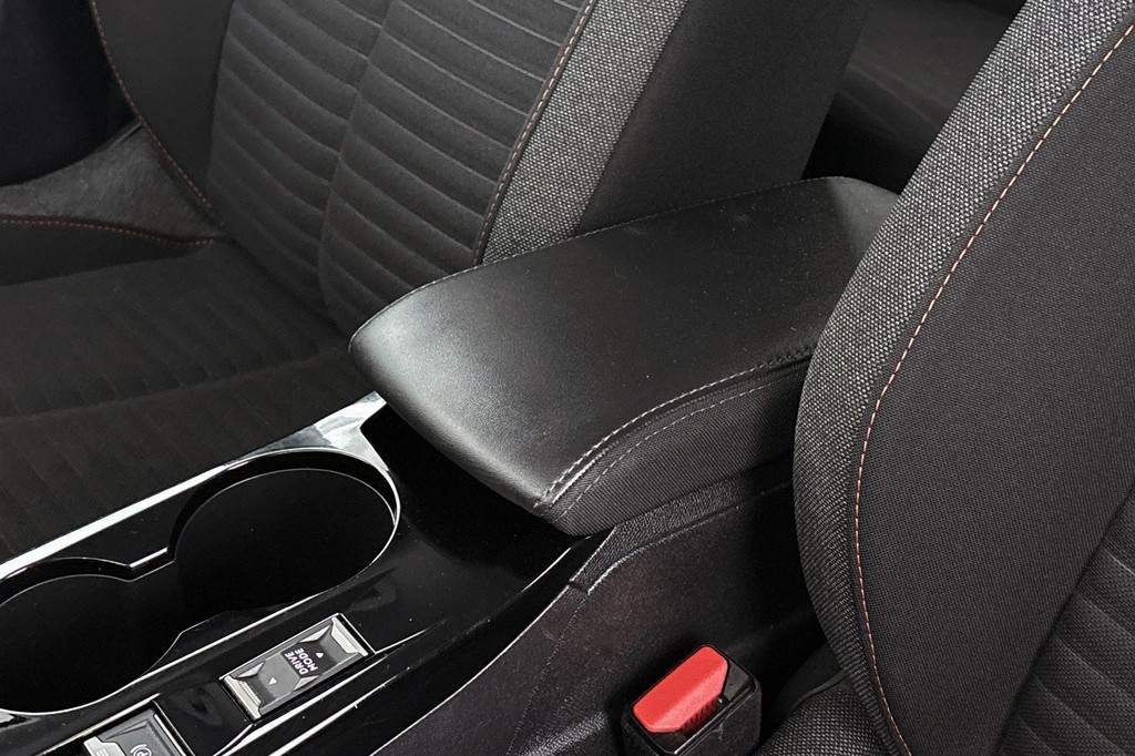 Peugeot e-208 (S385KT) met abonnement