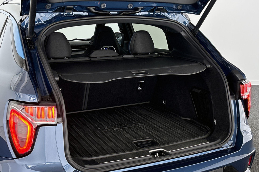 Lynk & Co 01 (Z496HP) met abonnement