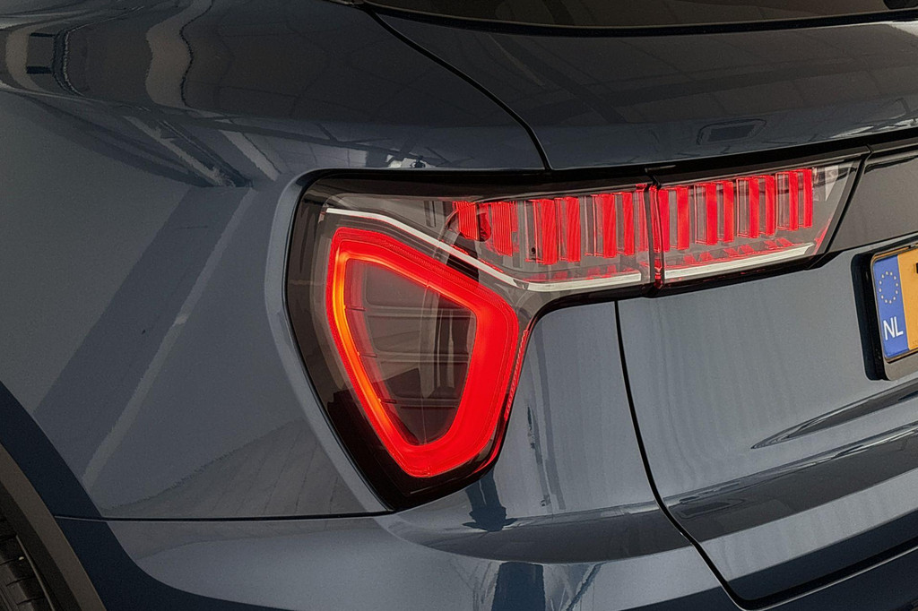 Lynk & Co 01 (Z496HP) met abonnement