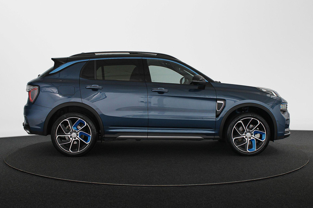 Lynk & Co 01 (Z496HP) met abonnement