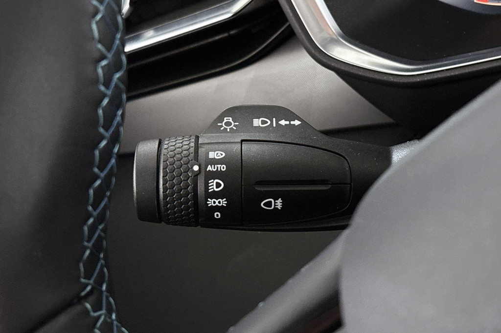 Lynk & Co 01 (Z496HP) met abonnement