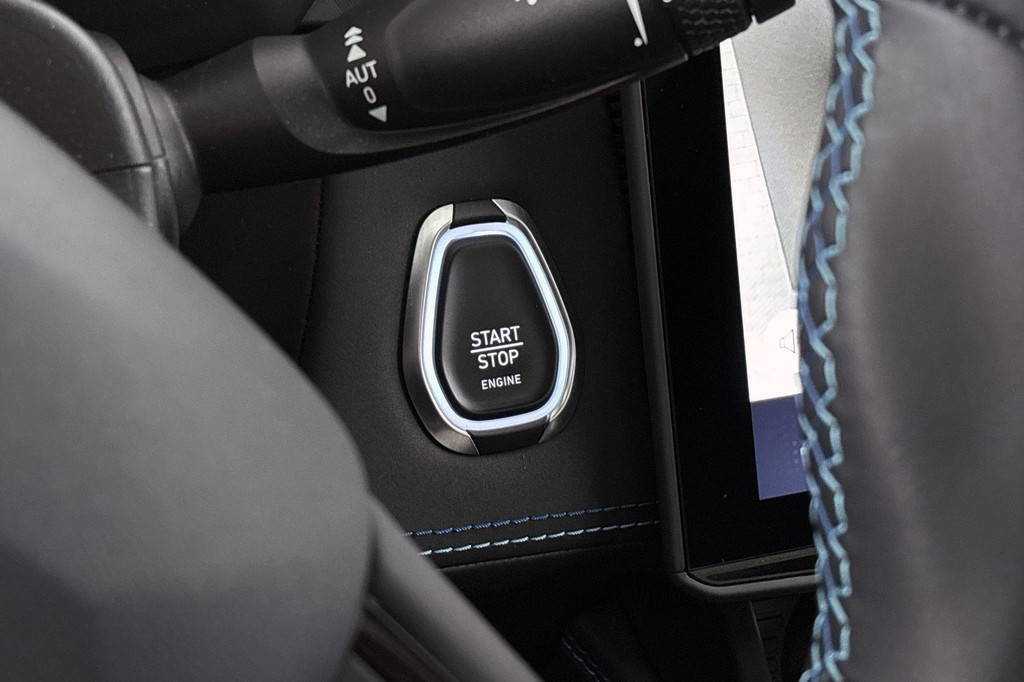 Lynk & Co 01 (Z496HP) met abonnement