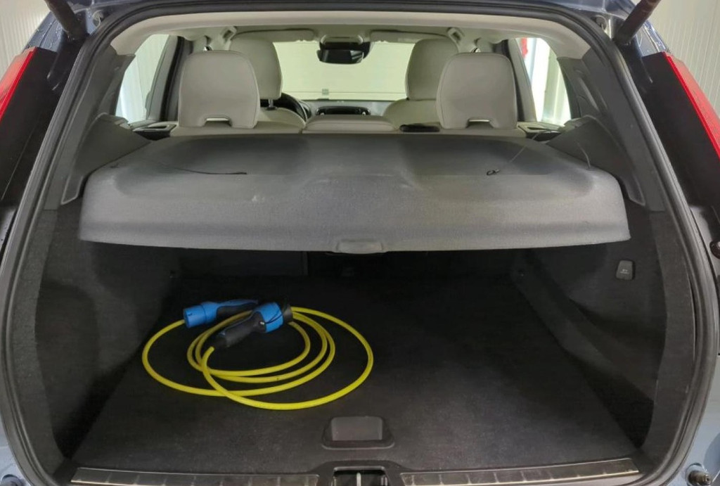 Volvo XC40 (H595XR) met abonnement