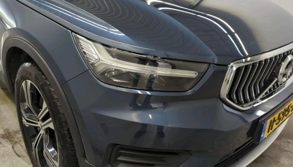 Volvo XC40 (H595XR) met abonnement