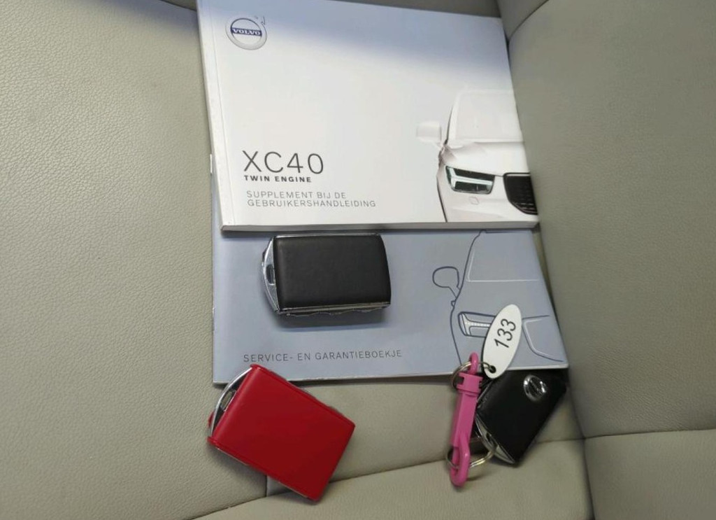 Volvo XC40 (H595XR) met abonnement