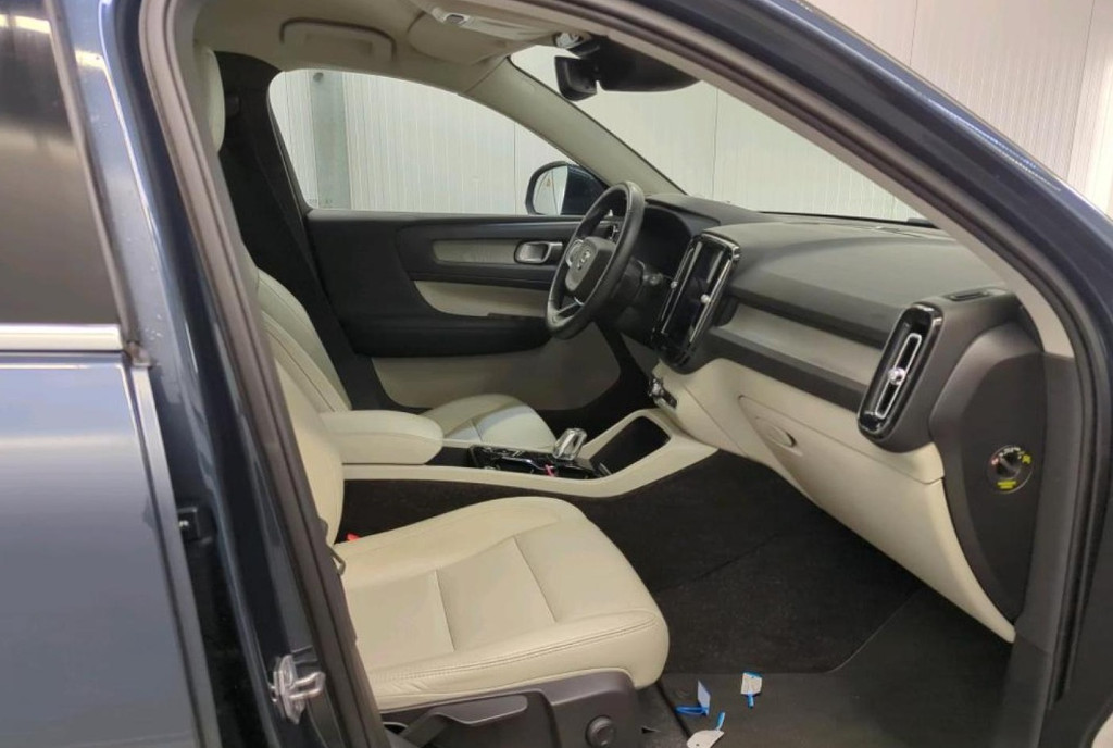 Volvo XC40 (H595XR) met abonnement