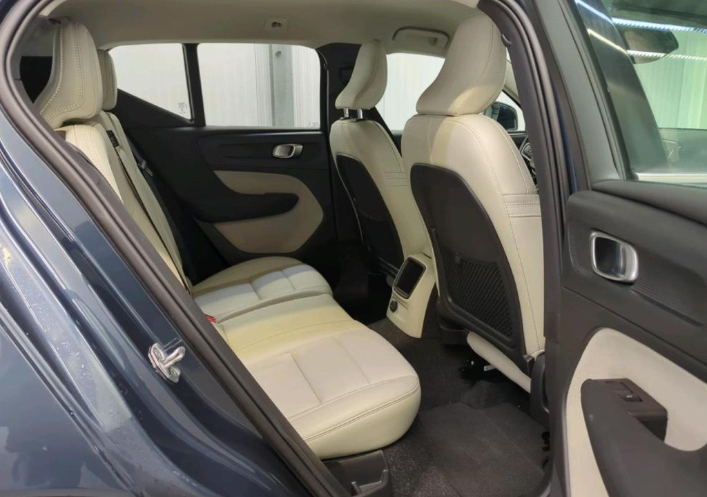 Volvo XC40 (H595XR) met abonnement