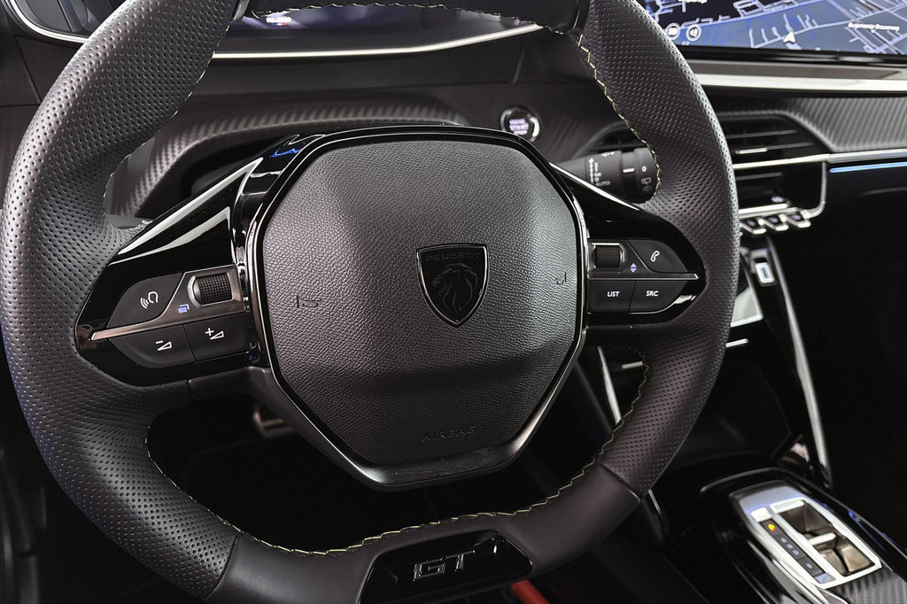 Peugeot e-2008 (HLS08B) met abonnement