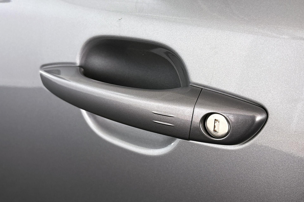 Peugeot e-2008 (HLS08B) met abonnement