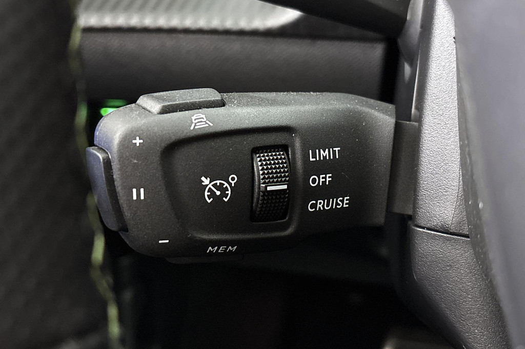 Peugeot e-2008 (HLS08B) met abonnement