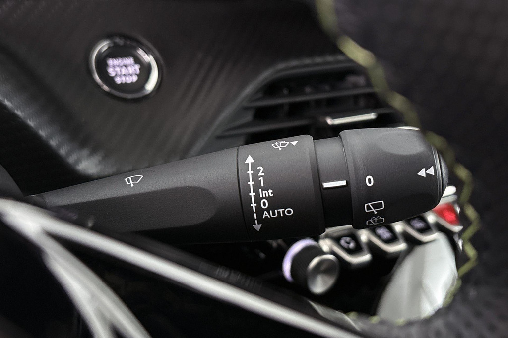 Peugeot e-2008 (HLS08B) met abonnement