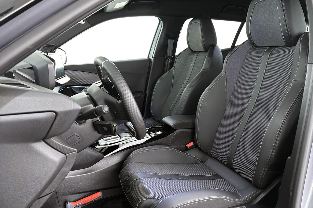 Peugeot e-2008 (HLS08B) met abonnement