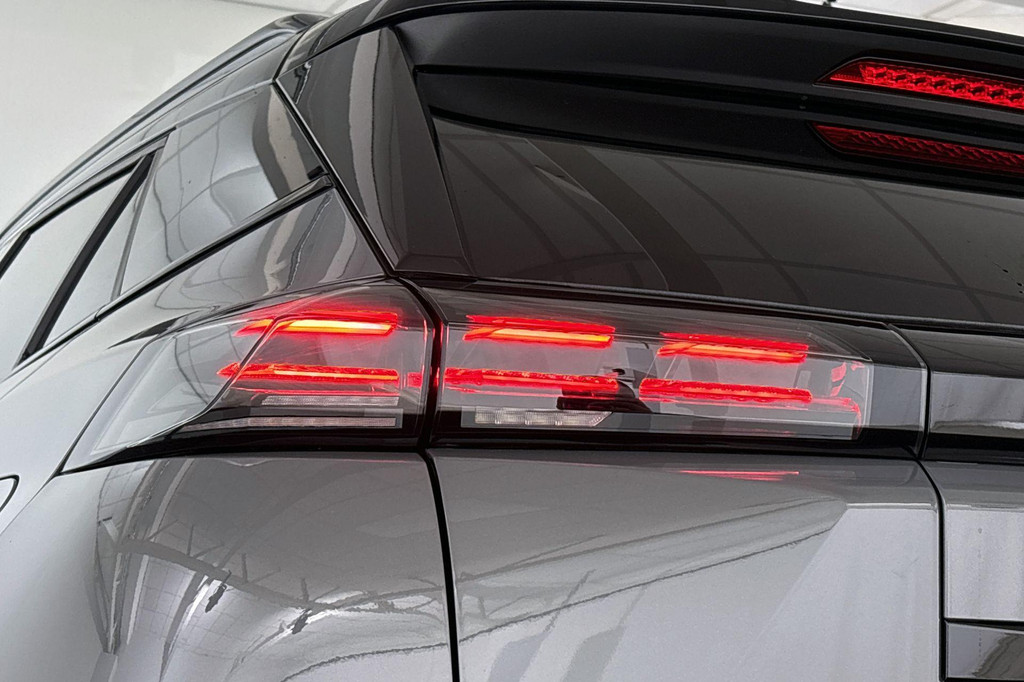 Peugeot e-2008 (HNP79V) met abonnement