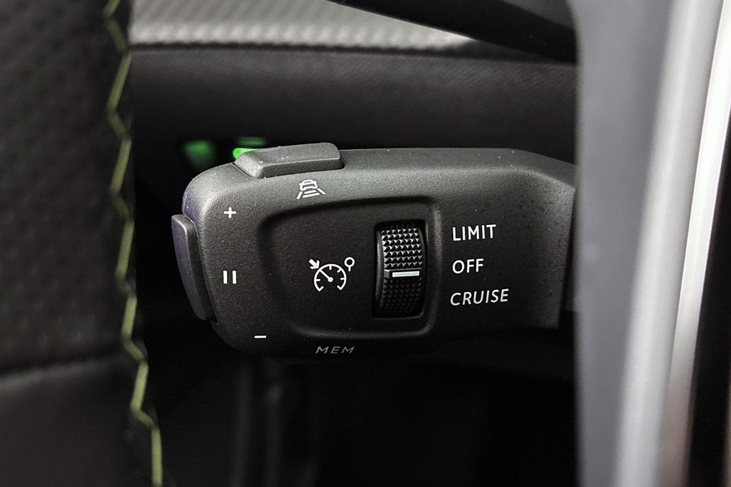 Peugeot e-2008 (HNP79V) met abonnement