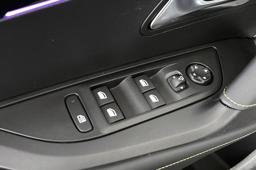 Peugeot e-2008 (HNP79V) met abonnement