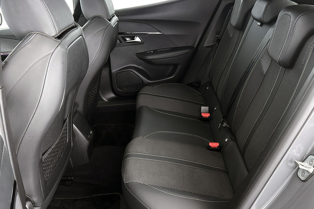 Peugeot e-2008 (HNP79V) met abonnement