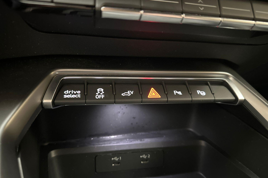 Audi A3 (X106ZD) met abonnement