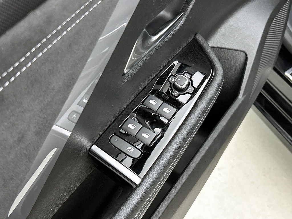 Opel Astra (JGP80P) met abonnement