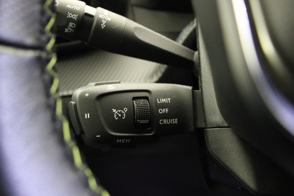 Peugeot e-2008 (K147FR) met abonnement