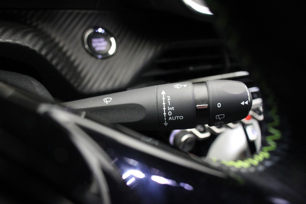 Peugeot e-2008 (K147FR) met abonnement