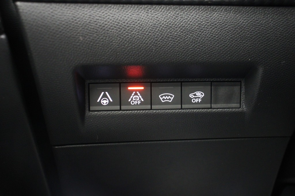 Peugeot e-2008 (K147FR) met abonnement