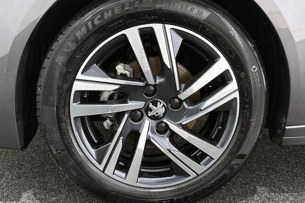 Peugeot 208 (T969FJ) met abonnement