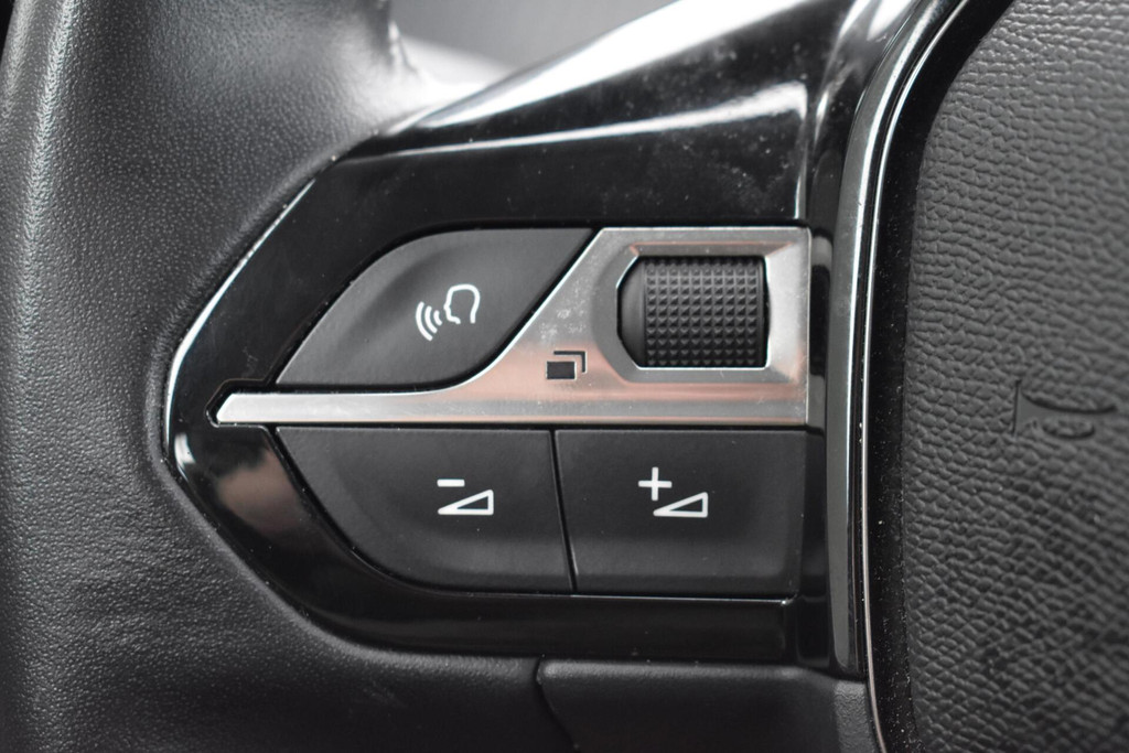 Peugeot e-208 (K644HF) met abonnement