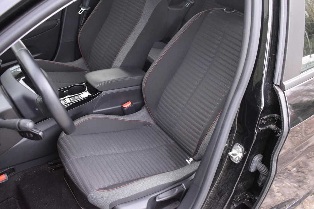 Peugeot e-208 (K644HF) met abonnement