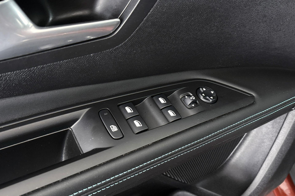 Peugeot 5008 (L759FR) met abonnement