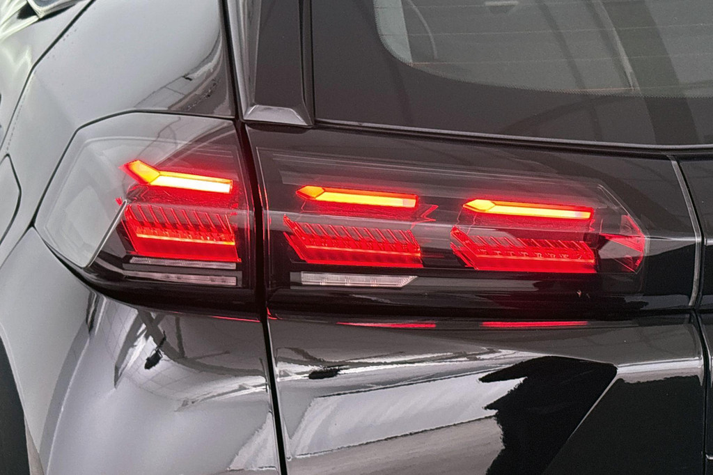 Peugeot e-2008 (X494RL) met abonnement