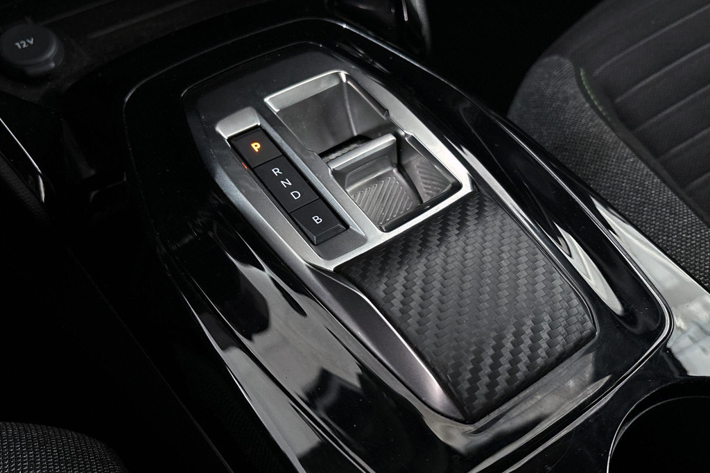 Peugeot e-2008 (X494RL) met abonnement