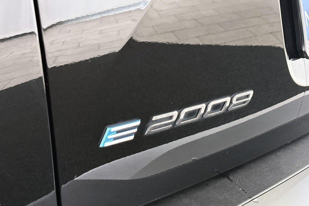 Peugeot e-2008 (X494RL) met abonnement