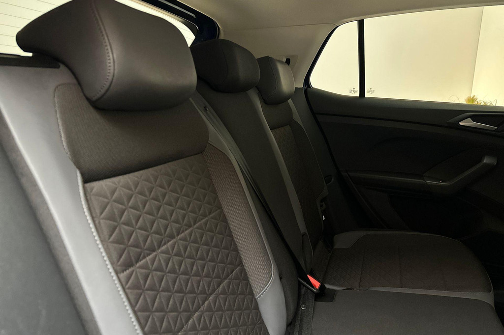 Volkswagen T-Cross (J187GP) met abonnement