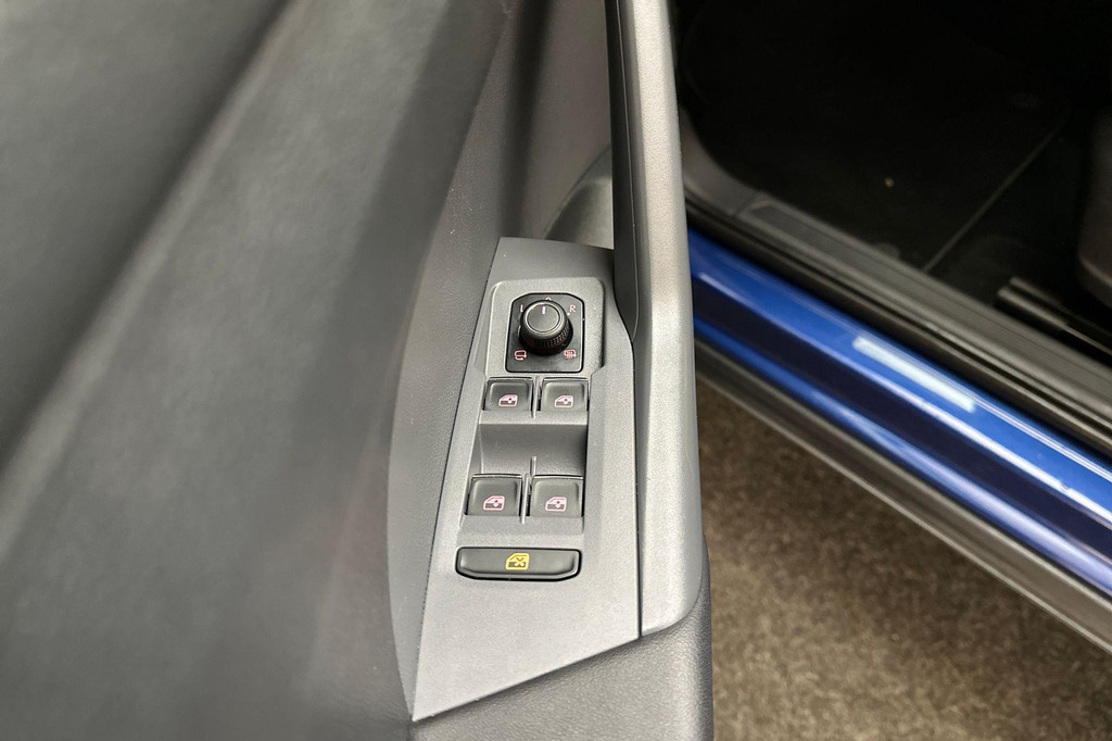 Volkswagen T-Cross (J187GP) met abonnement