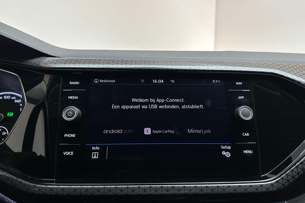 Volkswagen T-Cross (J187GP) met abonnement