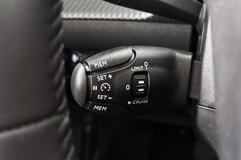 Peugeot e-208 (T386JN) met abonnement