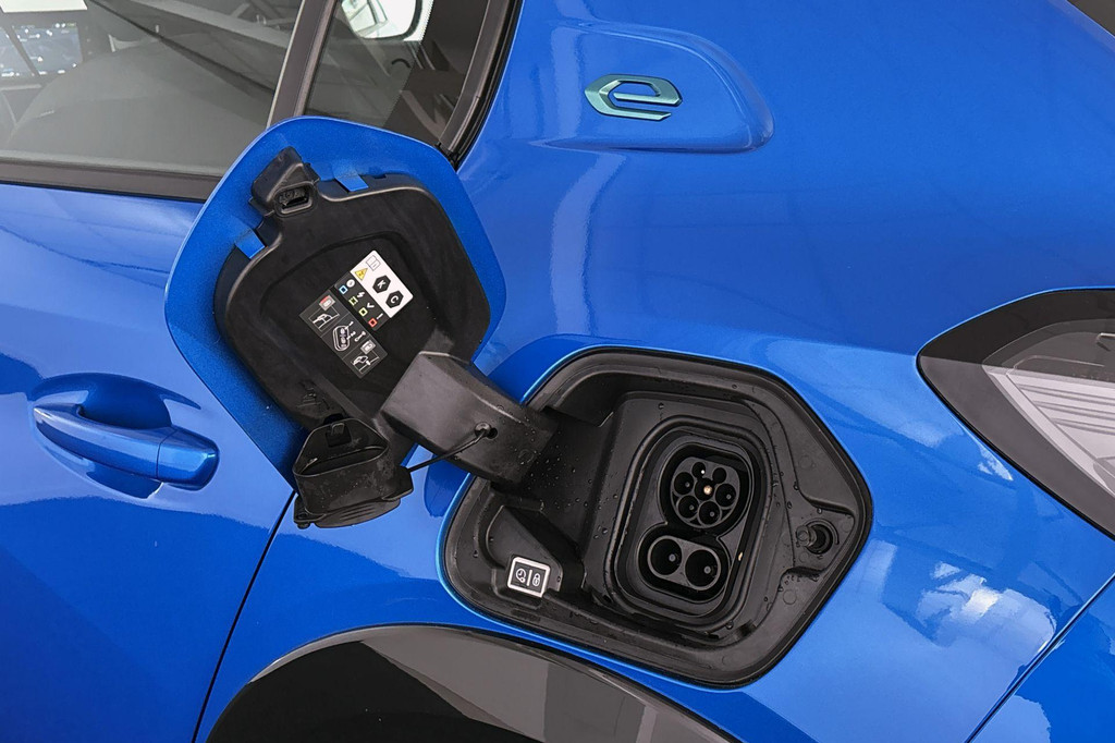 Peugeot e-208 (T386JN) met abonnement